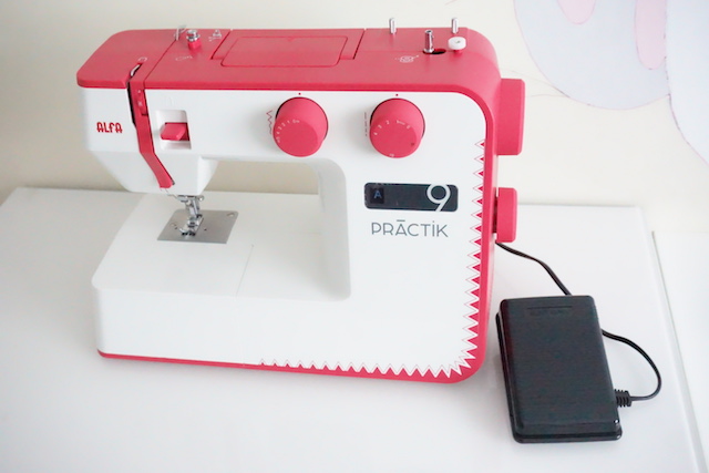 Pase para saber camión Lingüística unboxing maquina de coser alfa practik 9 port 01 - Mami Crafter - Academia  Online Mami Crafter